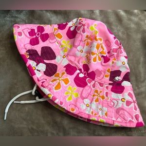 Girls’ Tuga Bucket Sun Hat, Misty pink print, size L. Like new.